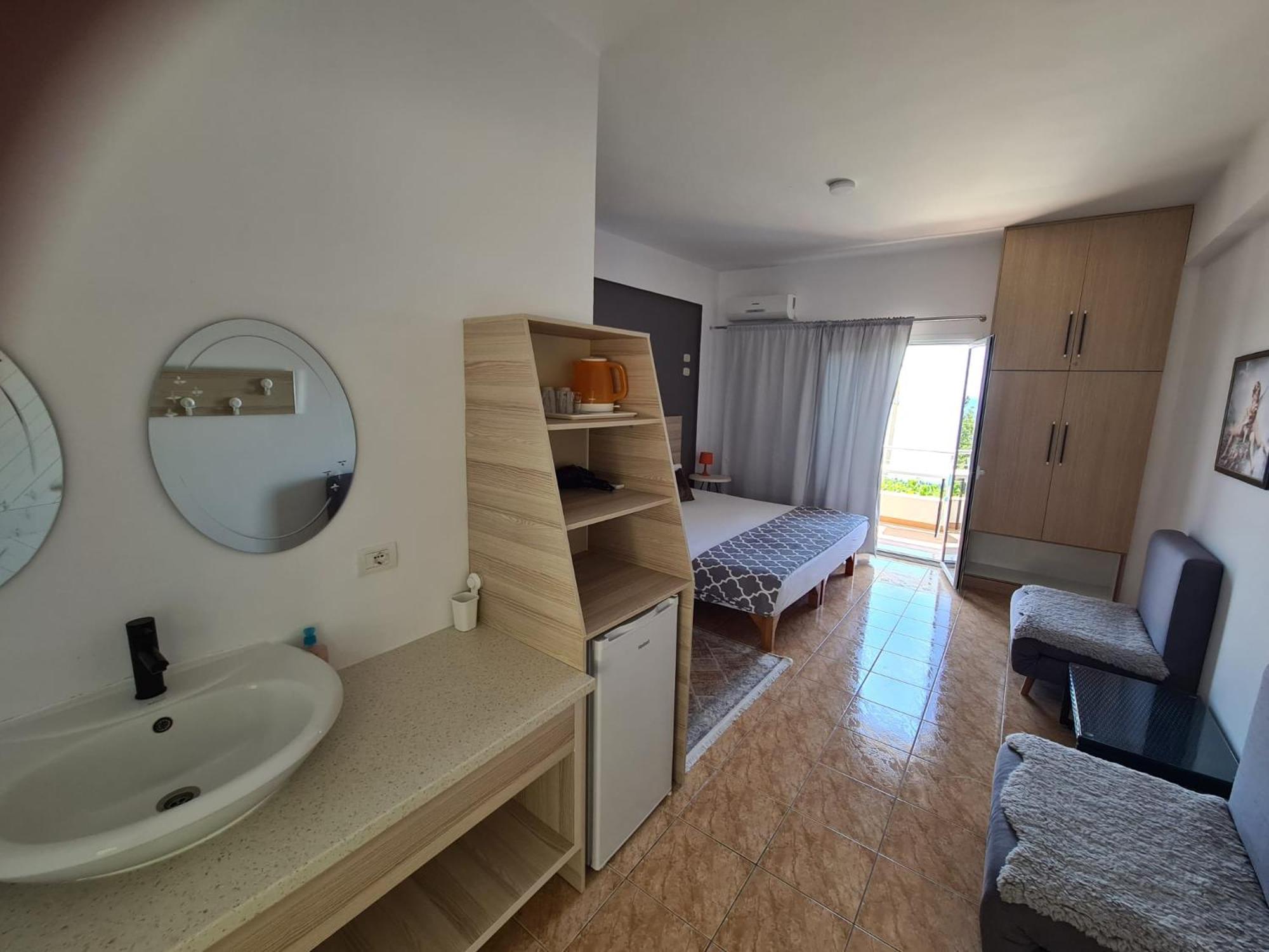 Hotel Salt Life Dhërmi Esterno foto