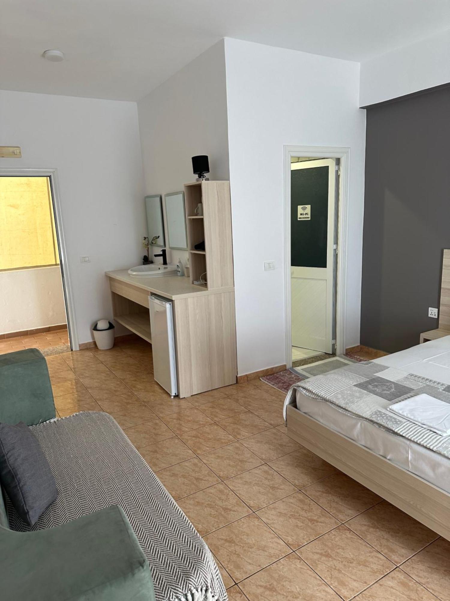 Hotel Salt Life Dhërmi Esterno foto